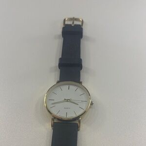 QUARTZ Elegant Black & Gold Watch